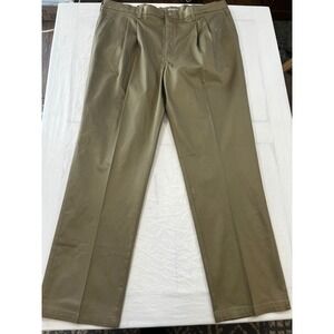 Wrangler Boot Barn Mens 42x34 Khaki Pants Pleated Front Relaxed Fit Stretch NWT